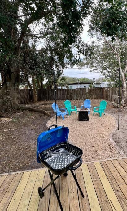 Beach Bungalow In Downtown Cocoa Beachヴィラ エクステリア 写真