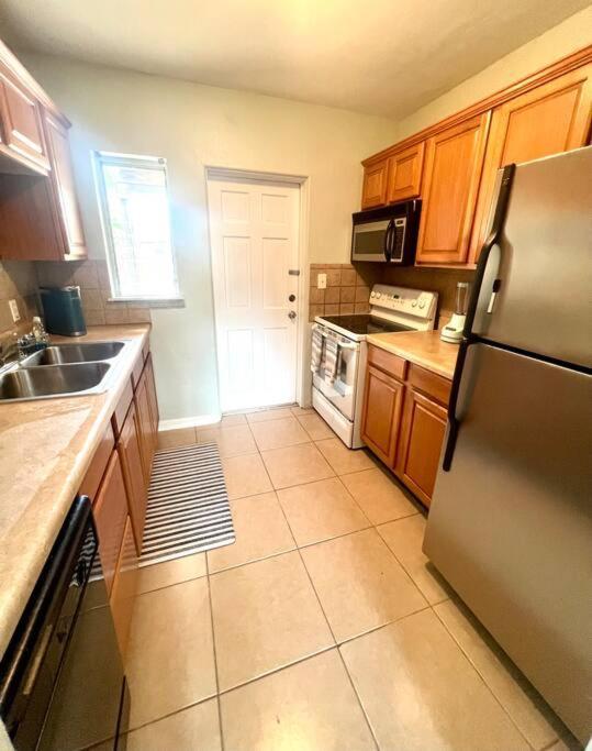 Beach Bungalow In Downtown Cocoa Beachヴィラ エクステリア 写真