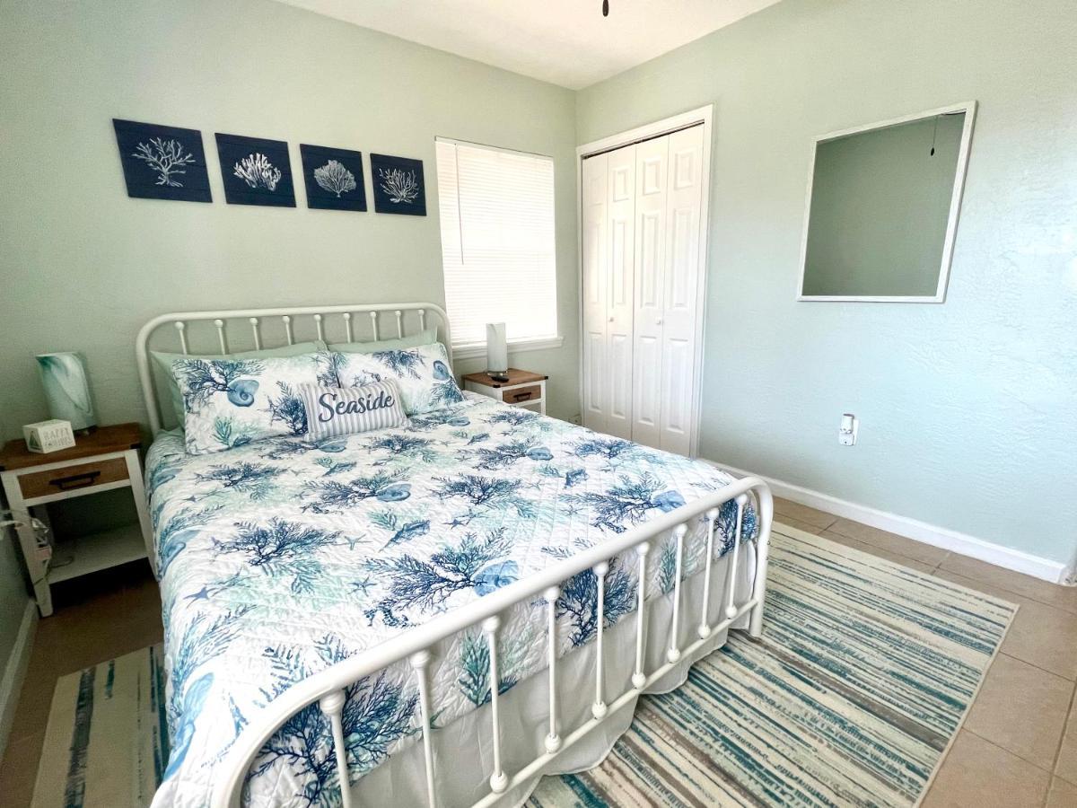 Beach Bungalow In Downtown Cocoa Beachヴィラ エクステリア 写真
