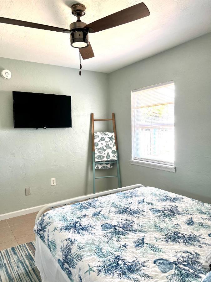 Beach Bungalow In Downtown Cocoa Beachヴィラ エクステリア 写真