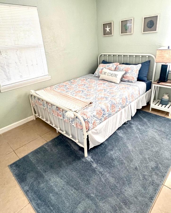 Beach Bungalow In Downtown Cocoa Beachヴィラ エクステリア 写真